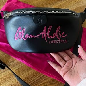 Glam-aholic SIGNATURE LOGO FANNY PACK BLACK x PINK